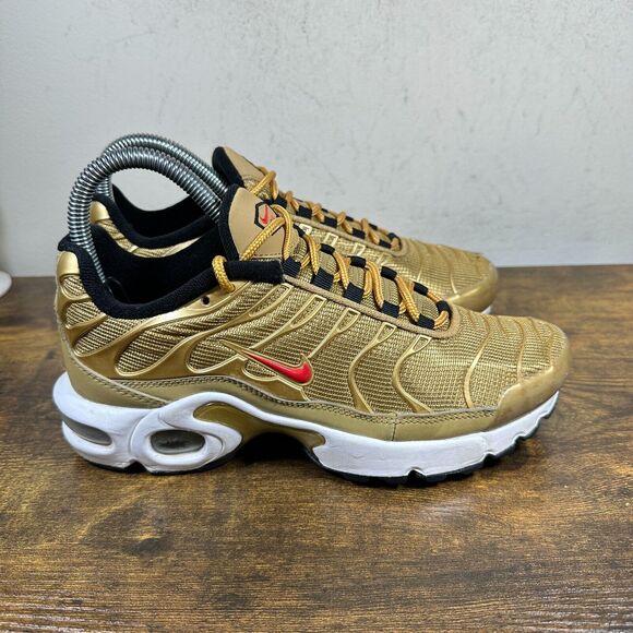 Nike Air Max Plus TN AR0259-700 Metallic Gold Varsity Sneakers Women's Size 6 - Picture 1 of 9
